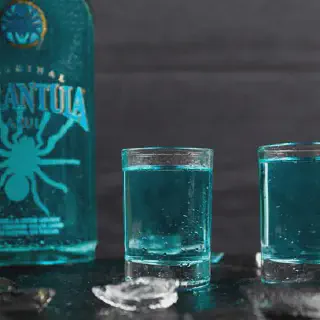 /img/21610-cocktail-garnishes.webp